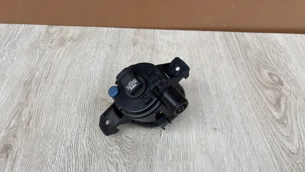 Farol de neblina direito BMW X1 E84 X3 E83 X5 E70 E87 E88 image 2