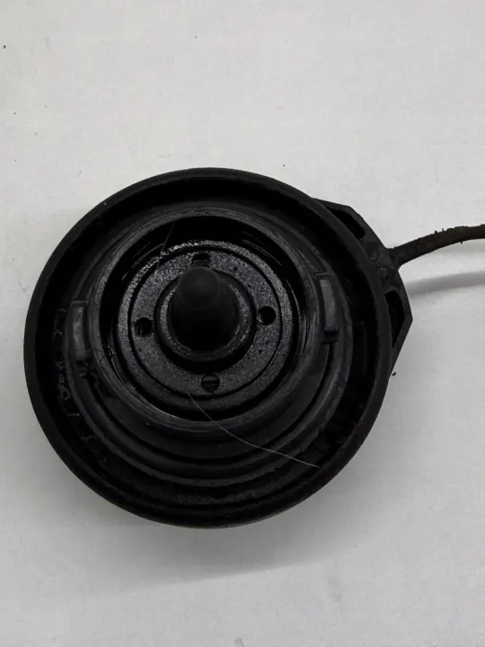 Audi OEM 3C0201553K Diesel-polttonesteensuljin - Käytetty image 8