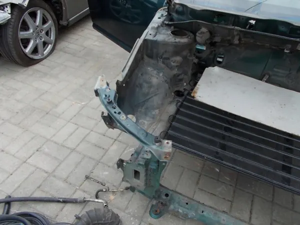 Longarina Direita OEM GNNJJJ para Avensis 2.0 VVTi image 2