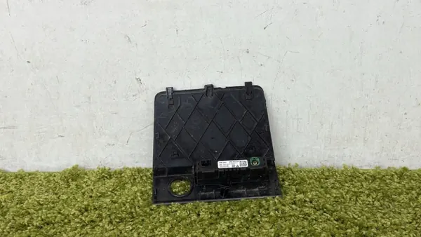 USB-Port Panel Mittel Tunnel Audi Q4 E-Tron 89A 21- ORIG image 3