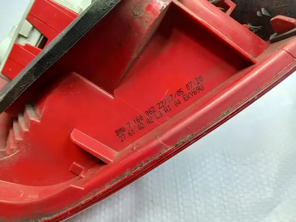 Inserto de lámpara trasera derecha BMW 3 E91 Touring image 5