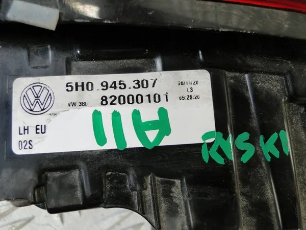 Luz Trasera Izquierda VW Golf VIII 5H 5H0945307 image 4