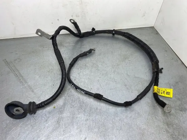 Abrazadera terminal positivo Opel Mokka OEM FBZ16661 image 4