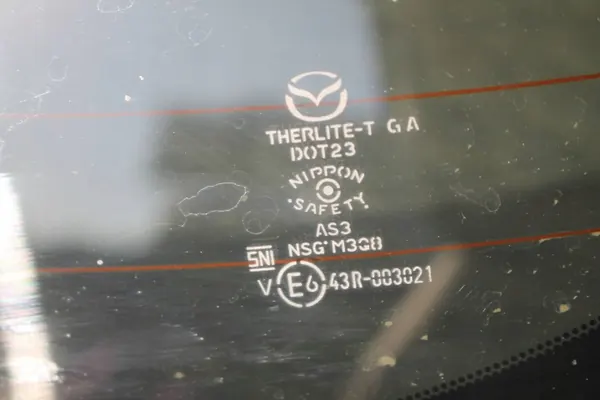 SZYBAAS3MAZDACX30 Rear Tailgate Glass - Dark Tint image 9