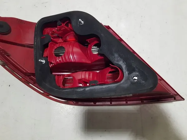 MERCEDES W204 SEDAN RECHTER ACHTERLAMP A2048203064 image 7