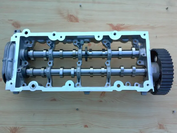 Kamaxel OEM 04L103308L för VW Crafter T6 2.0 TDI image 3