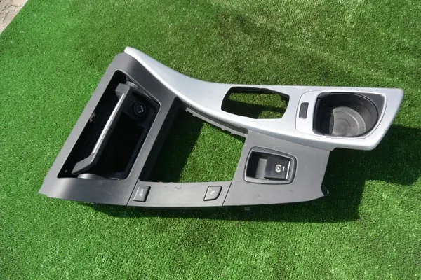 BMW 5 F10 Mittelkonsole OEM 9206663 mit Handbremsknopf image 2