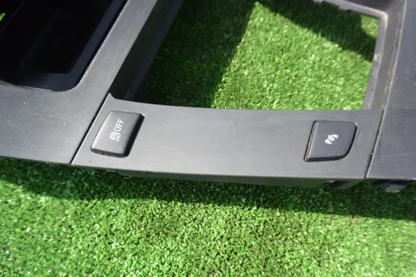BMW 5 F10 Mittelkonsole OEM 9206663 mit Handbremsknopf image 4