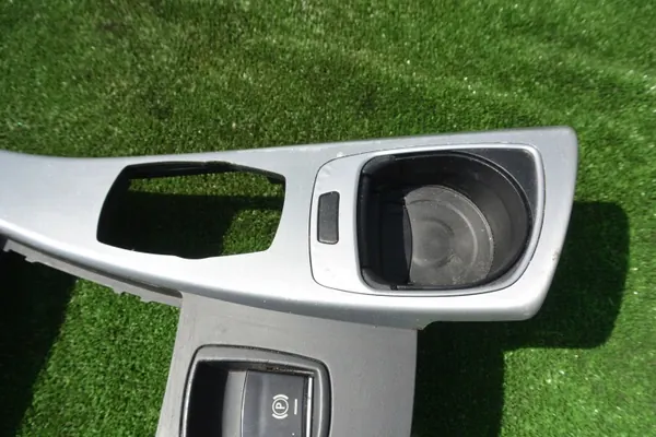 BMW 5 F10 Mittelkonsole OEM 9206663 mit Handbremsknopf image 7