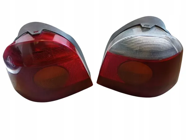 CONJUNTO DE FAROS TRASEROS RENAULT TWINGO OE 7700820013 7700820014 image 2