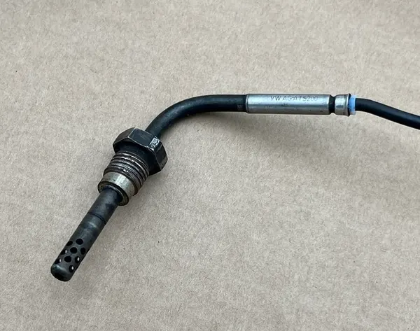 Sensor de temperatura de escape Volkswagen OE 070 906 088 P image 2