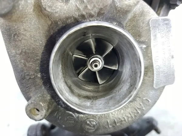 Turbo com coletor usado OEM 038253019N image 6