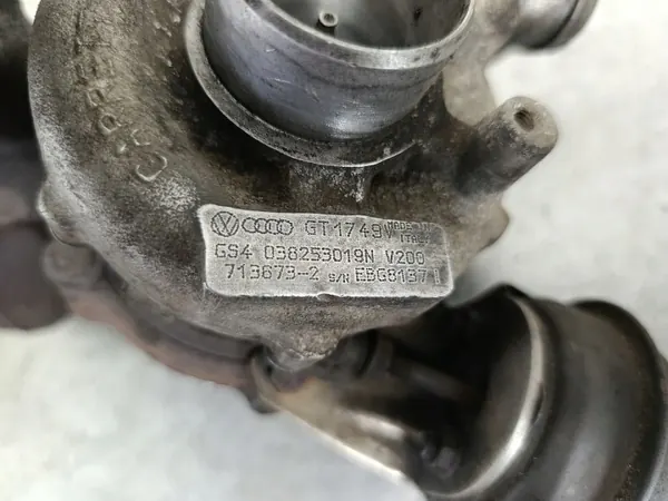 Turbo com coletor usado OEM 038253019N image 8