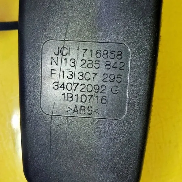 Hebilla de cinturón OEM DRC97786 izquierda trasera para Opel image 5