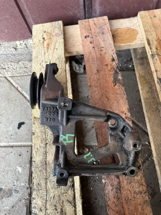 Mitsubishi OE AC-kompressor Fäste OEM image 2