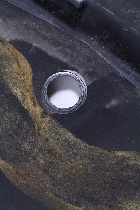 Motorhuv Mercedes W124 image 2