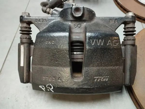 Remklauwen OEM 5Q0615405CT Voor & Achter Set image 5