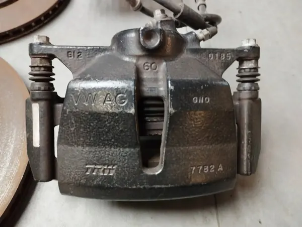 Remklauwen OEM 5Q0615405CT Voor & Achter Set image 7
