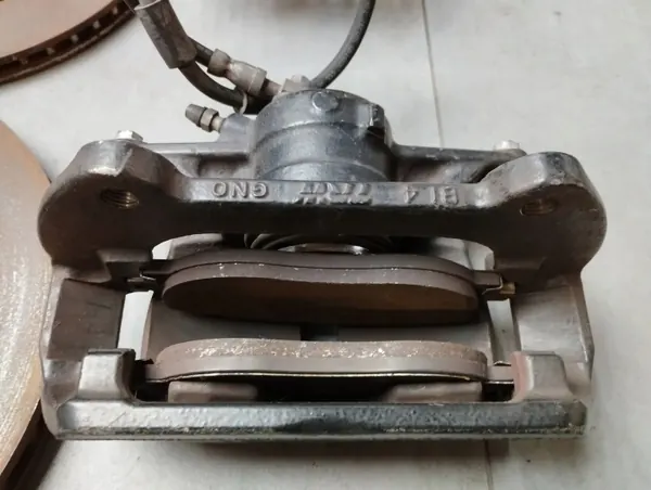 Remklauwen OEM 5Q0615405CT Voor & Achter Set image 8