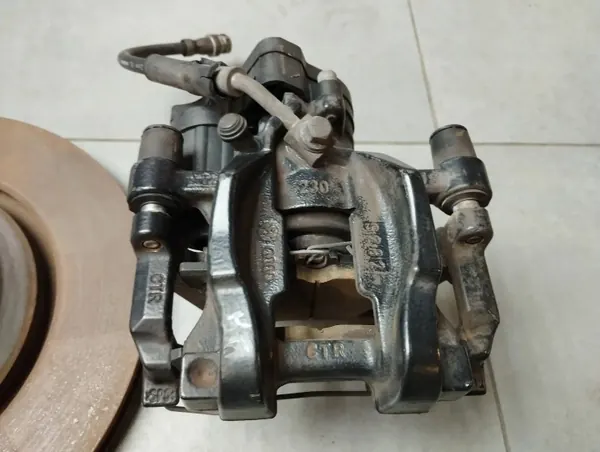 Remklauwen OEM 5Q0615405CT Voor & Achter Set image 9