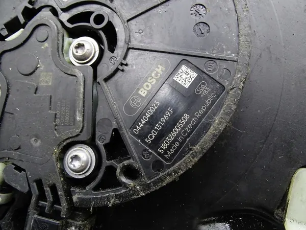 Bomba de tanque AdBlue usado OEM 3Q0131877D para Skoda Superb III image 6