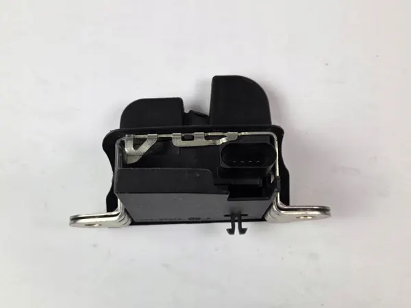 OEM 2G6827505 takaluukun lukko VW Polo VI:lle image 5