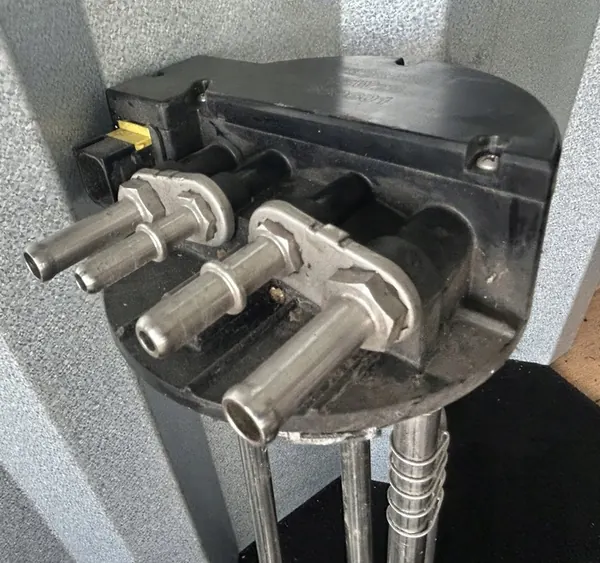 Capteur de température et de niveau AdBlue DAF XF 106 image 2