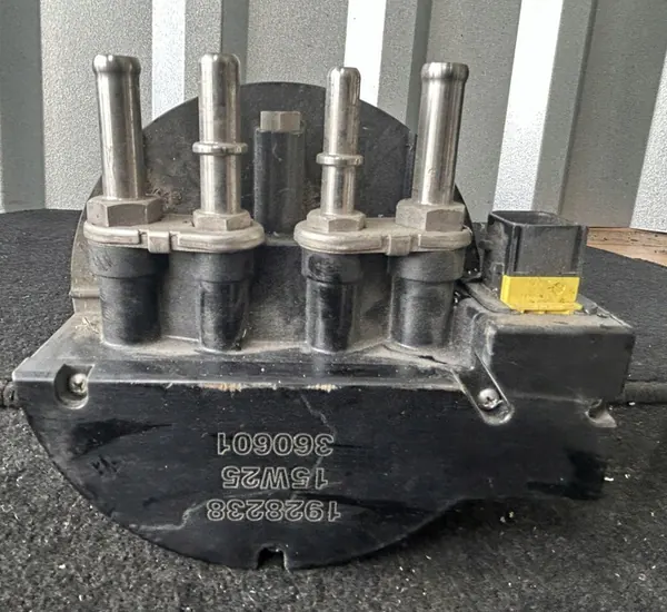 Capteur de température et de niveau AdBlue DAF XF 106 image 5