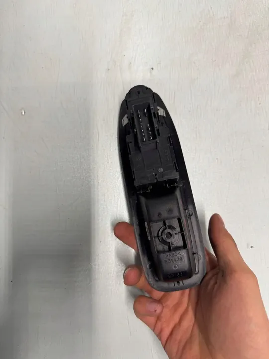 Raam Schakelaar Origineel Peugeot 208 96758211ZD image 2