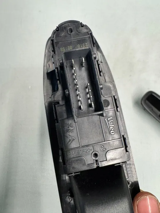 Raam Schakelaar Origineel Peugeot 208 96758211ZD image 3