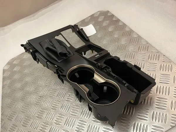 Lexus NX Vorderer Getränkehalter OEM 1A8A1042G - Gebraucht image 6