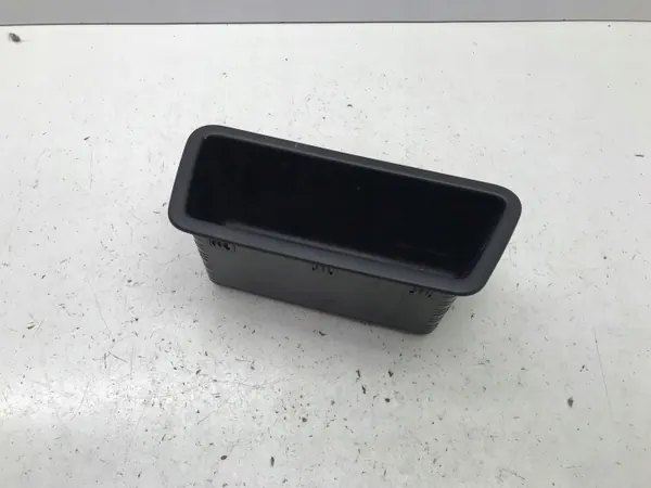 Compartimento lateral BMW X1/X2 OEM 9462020 - Direito image 2