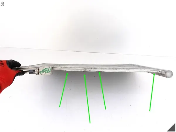 AC-kondensaattori MB C63 W204 E63 W212 SLS C197 AMG A1975000054 image 9