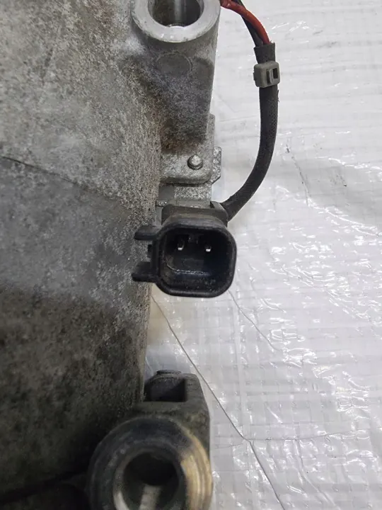 Ford Kuga II AC-compressor OEM GV61-19D629-WA image 4