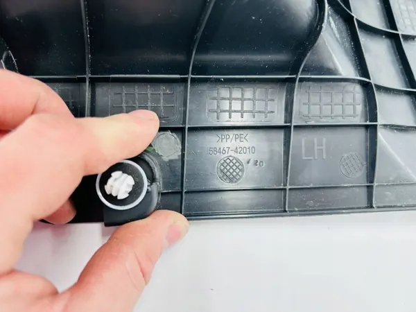 Toyota RAV4 Hybridbatterilock - Vänster bänk image 9