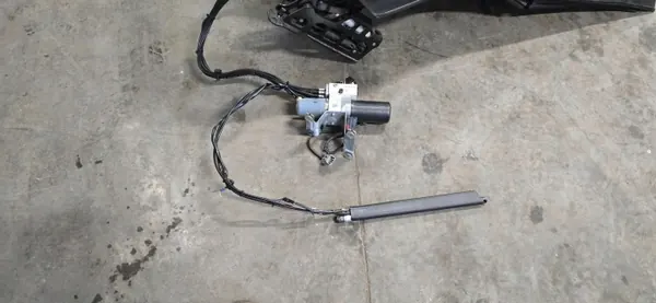Jaguar XK X150 kattopumppu OEM DAI1-107852 Käytetty image 5