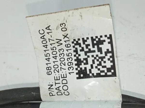 Enchufe USB OEM 68145140AC para Jeep Cherokee image 4