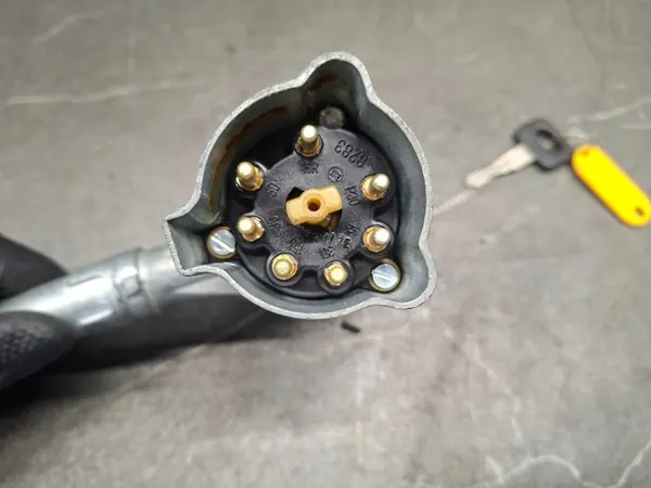 Mercedes W123 Tändningslås OEM 0160 - Begagnad image 4