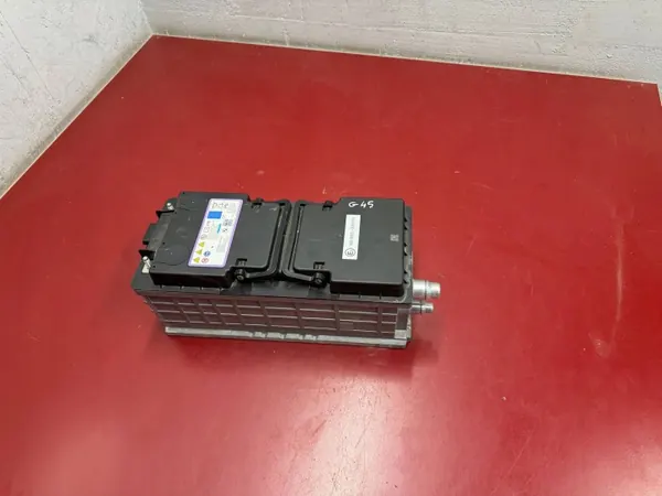 Batería BMW X3 G45 OEM 5B6A6C9 - 48 Ah Usada image 2