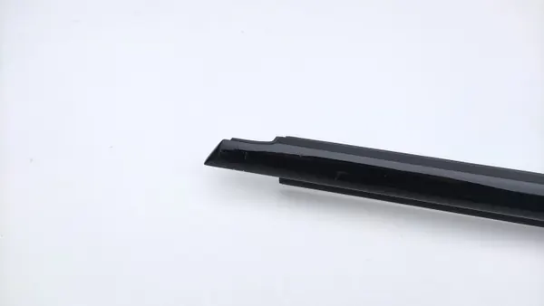BMW X5 G05 ikkunanraapaisutiiviste vasen etu OEM 5A8A265 image 3