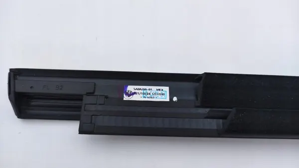 BMW X5 G05 ikkunanraapaisutiiviste vasen etu OEM 5A8A265 image 6