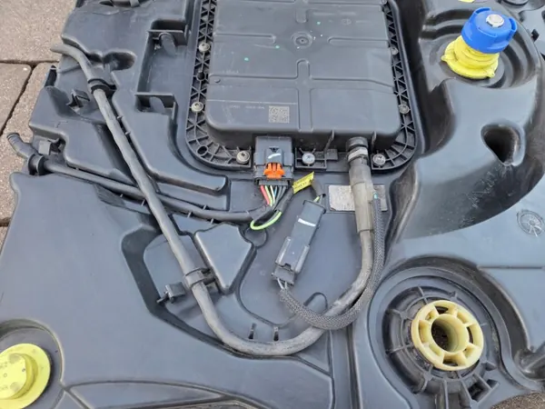 AdBlue-tank OEM 9812914780 voor Citroen C4 Cactus image 7