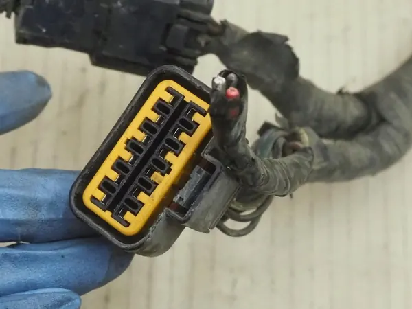 HARNAIS ÉLECTRIQUE MOTEUR HYUNDAI H1 2.5 TD D4BF OEM 33104-42000 image 7