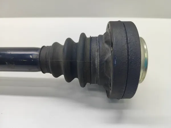 BMW 5 E60 E61 Bakre Halvaxel 2006 image 3