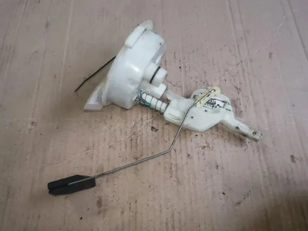 Kraftstoffstandssensor OEM 183779 für BMW 3 E46 2.0L Diesel image 2