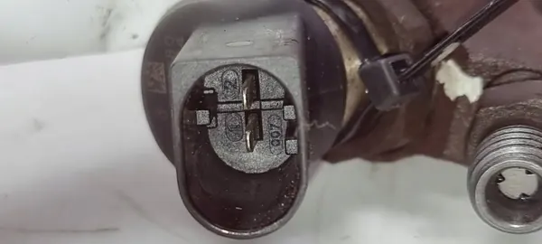 Inyector OEM 9636819380 para Peugeot 307 XS image 3