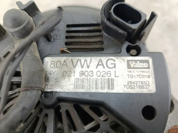 ALTERNADOR VW PASSAT B6 2.0 TDI 021903026L image 8