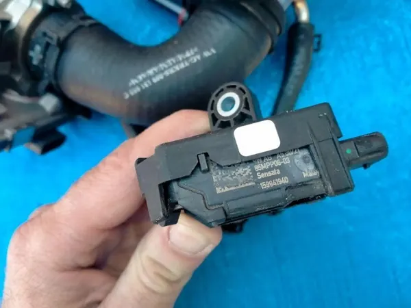 Audi Q7 3.0 TDI EGR-kylare OEM 059131477M image 7