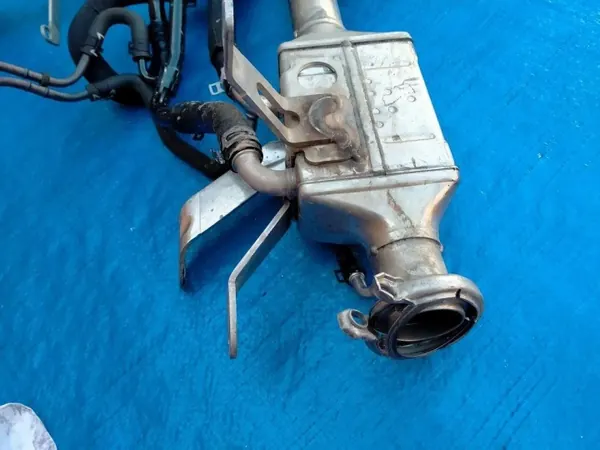 Audi Q7 3.0 TDI EGR-kylare OEM 059131477M image 9