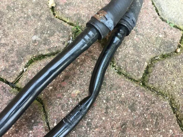 Tuyaux Chauffage Mercedes W222/W217 OEM A2225018300 image 4